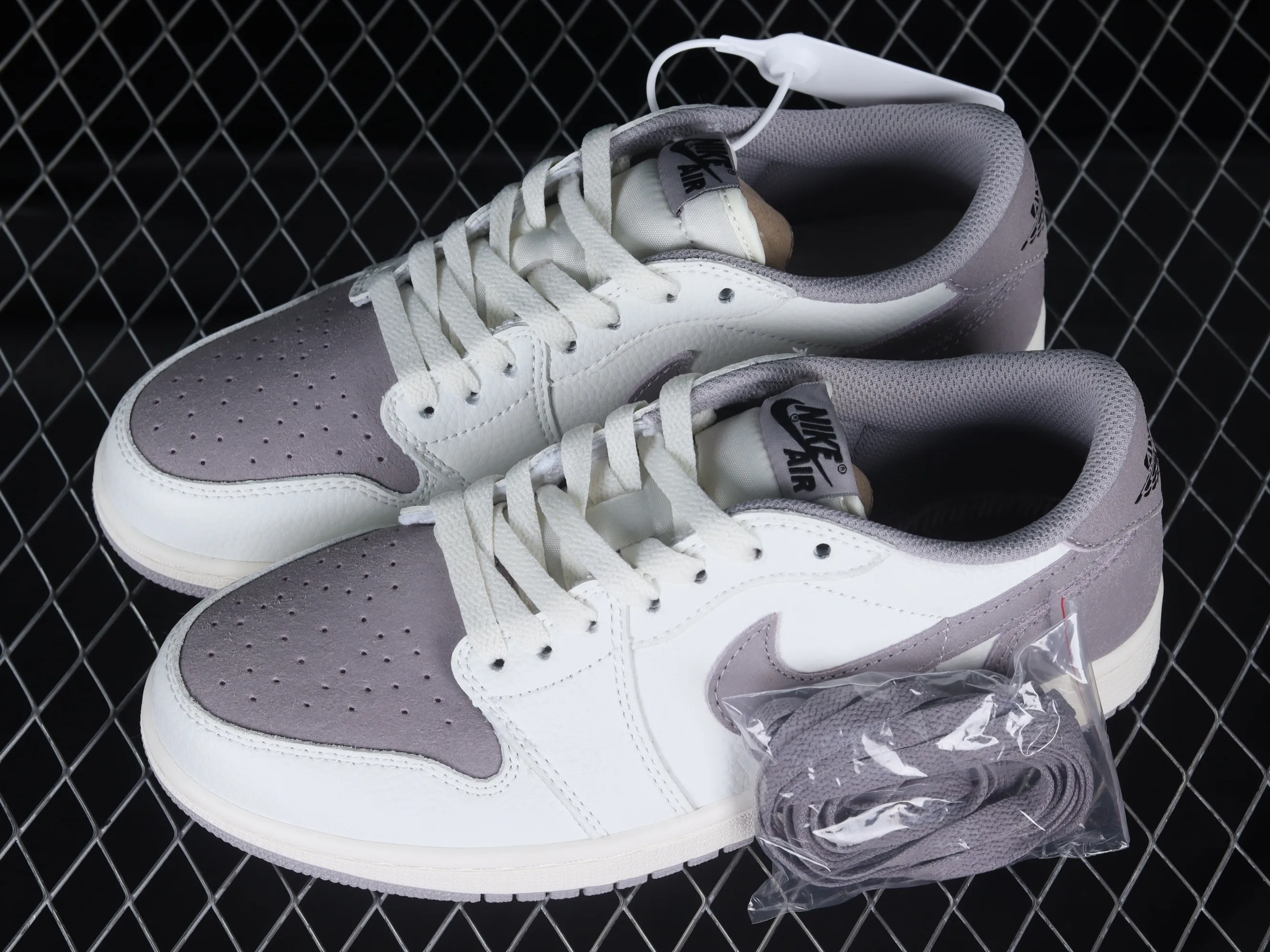 All categories Air Jordan Jordan series basketball shoes Air Jordan 1 Low Z version Air Jordan 1 Low OG "Atmosphere Grey" AJ1 Joe 1 white gray low-top cultural casual sneakers CZ0790-101